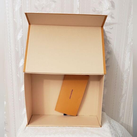 Louis Vuitton Large Storage Box Flip Cover EUC - Picture 3 of 6